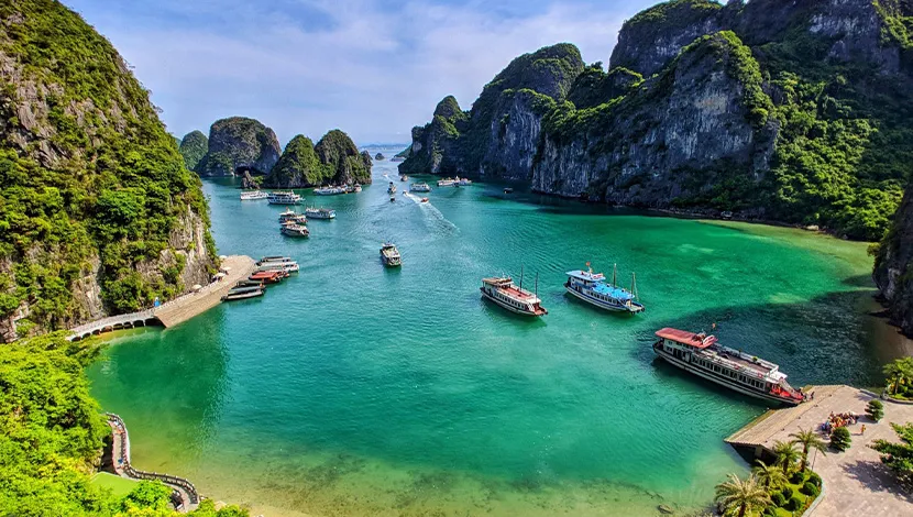 halong-bay-panorama